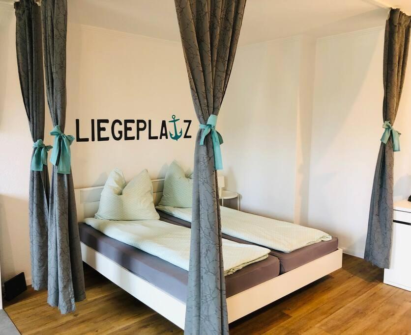 Zentrale Studio Wohnung In Эмден Экстерьер фото